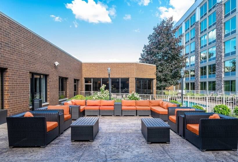هتل Sheraton Ann Arbor