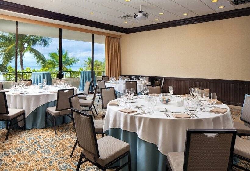 בית מלון כפרי Sheraton Waikiki Beach Resort