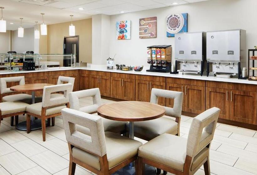 Отель Staybridge Suites Orlando Royale Parc Suites, An Ihg