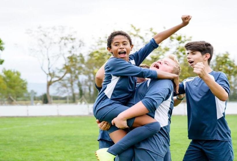 Отель Staybridge Suites Orlando Royale Parc Suites, An Ihg