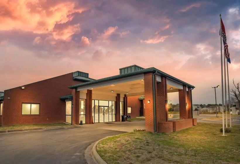 فندق Studios And Suites 4 Less Emporia