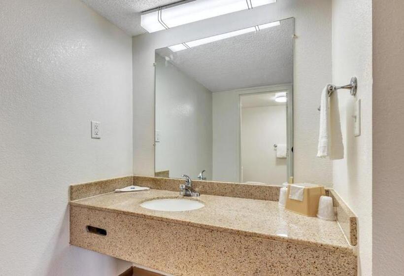 فندق Studios And Suites 4 Less Emporia