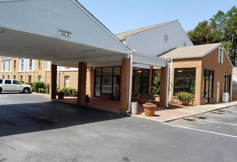 فندق Quality Inn