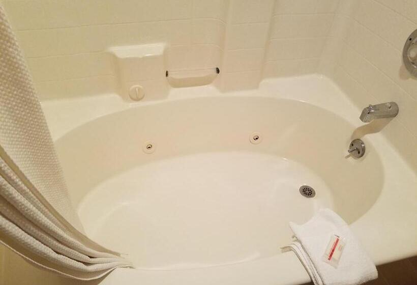 فندق Quality Inn