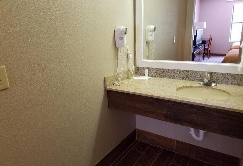 فندق Quality Inn