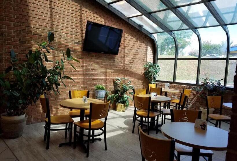 فندق Quality Inn