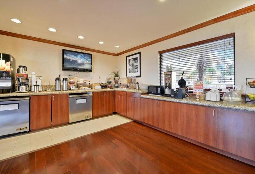 فندق Super 8 By Wyndham Corpus Christi Northwest