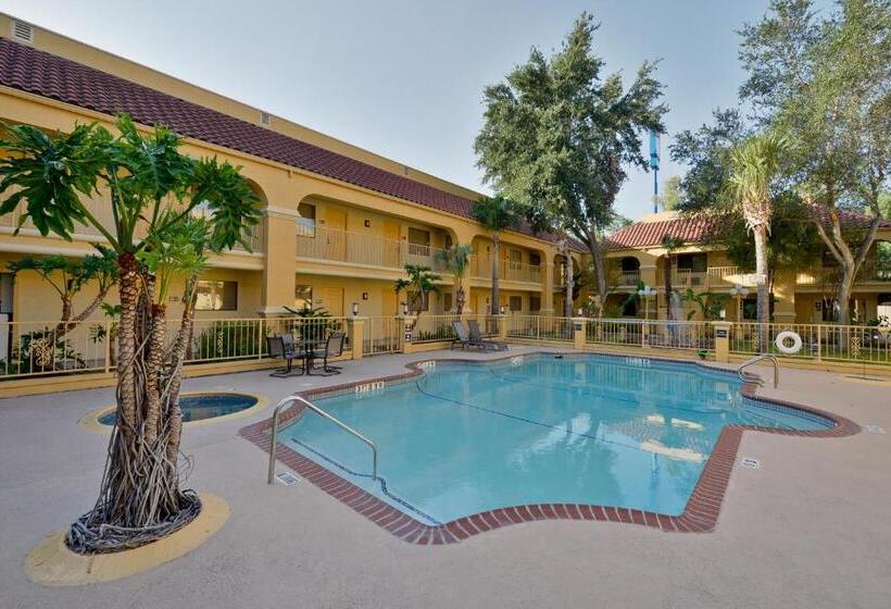Отель Super 8 By Wyndham Corpus Christi Northwest