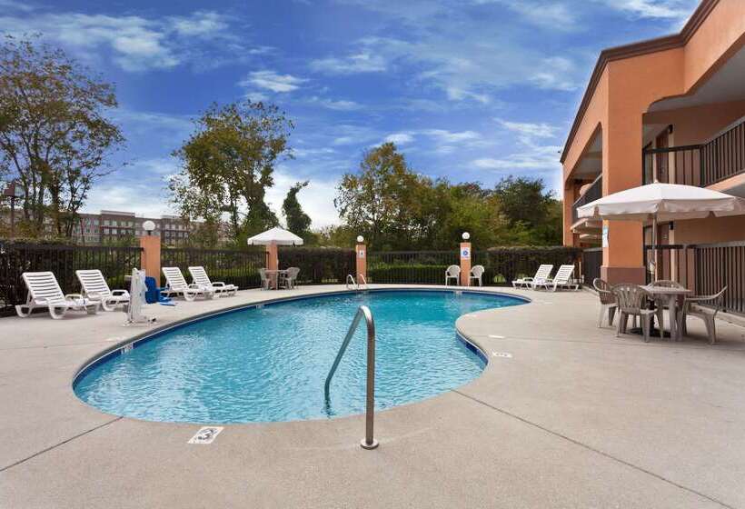 酒店 Super 8 By Wyndham Knoxville West/farragut