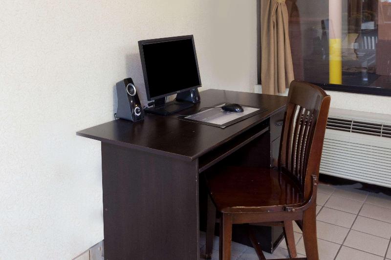 酒店 Super 8 By Wyndham Knoxville West/farragut