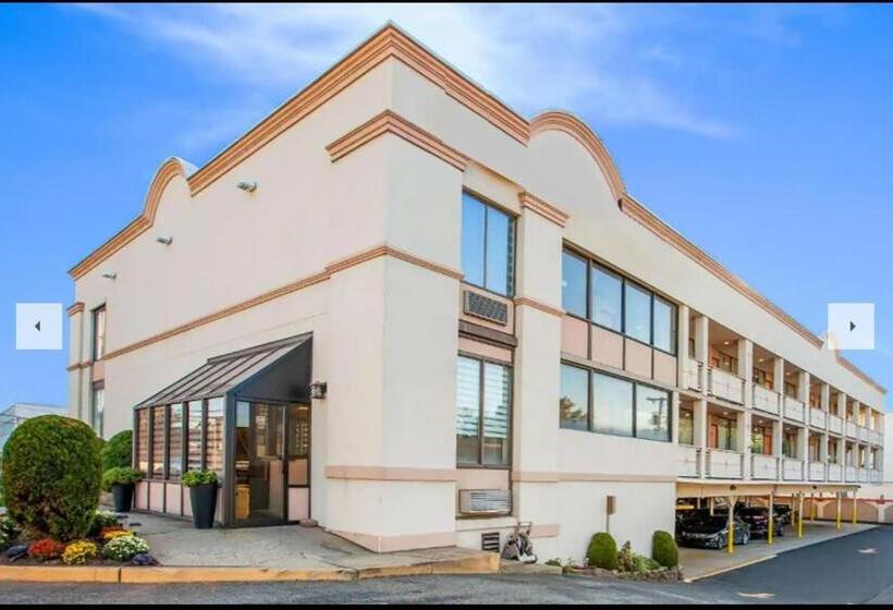 ホテル Super 8 By Wyndham Meadowlands