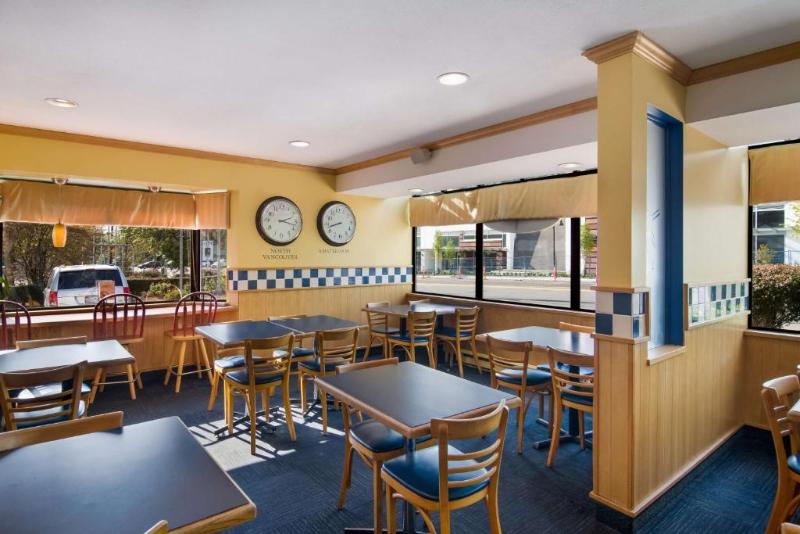 Surestay Hotel By Best Western North Vancouver Capilano