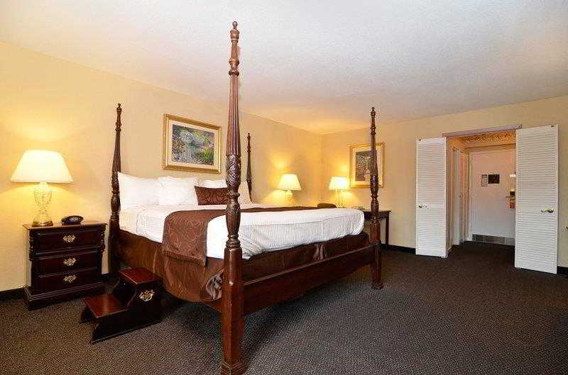 Surestay Plus Hotel By Best Western Greenwood