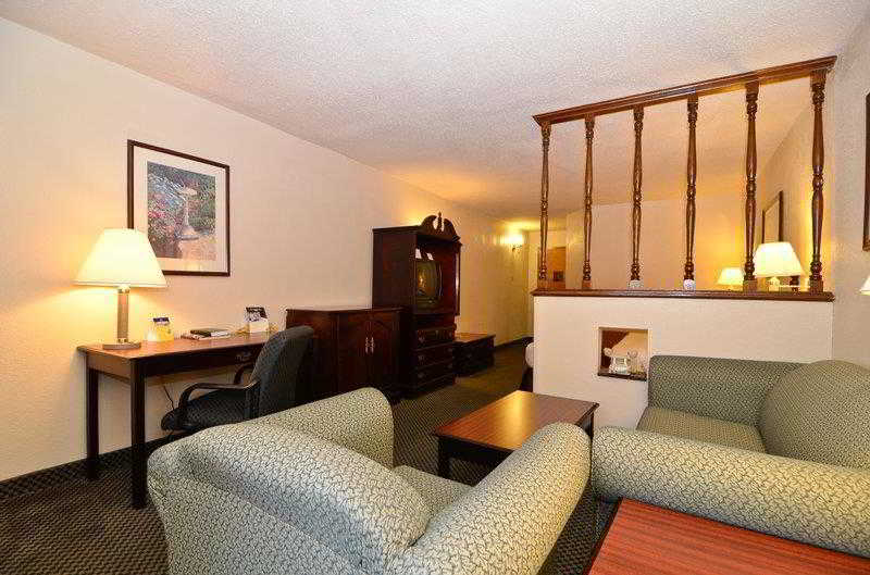 Surestay Plus Hotel By Best Western Greenwood