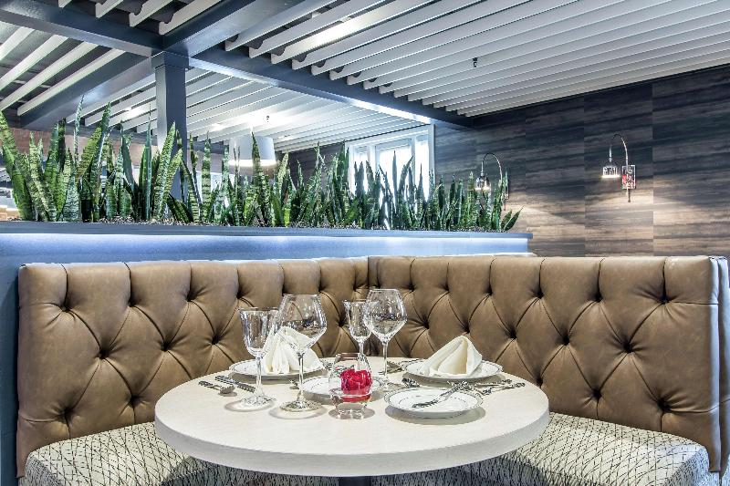 The Burgundy Hotel, Tapestry Collection By Hilton