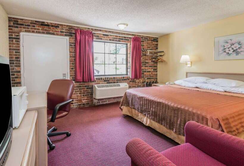 בית מלון כפרי Travelodge By Wyndham Airport Platte City