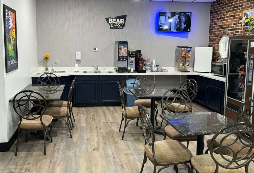 בית מלון כפרי Travelodge By Wyndham Airport Platte City