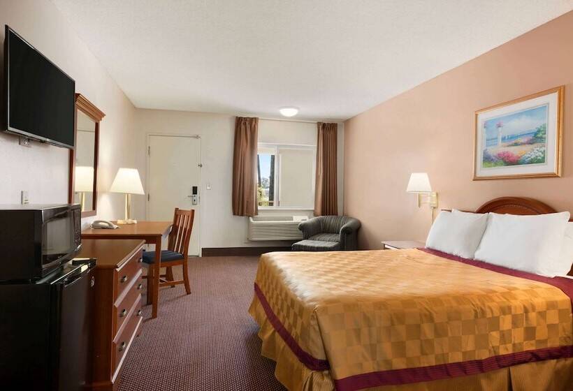 فندق Travelodge By Wyndham Bakersfield