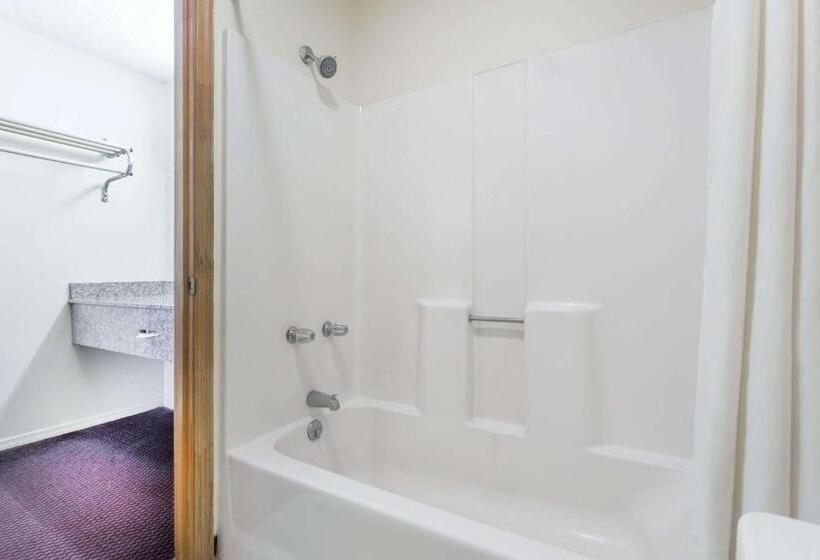 فندق Travelodge By Wyndham Cordele