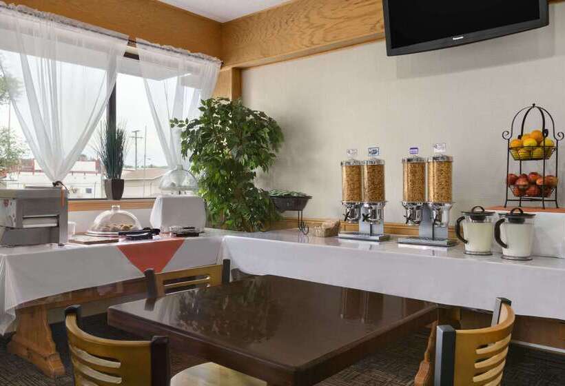 فندق Travelodge By Wyndham Thunder Bay On