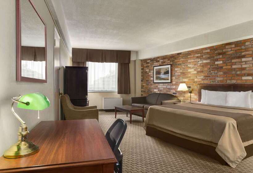 هتل Travelodge By Wyndham Thunder Bay On