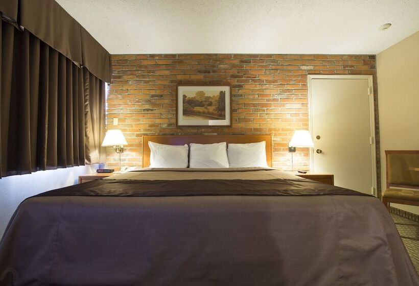 فندق Travelodge By Wyndham Thunder Bay On