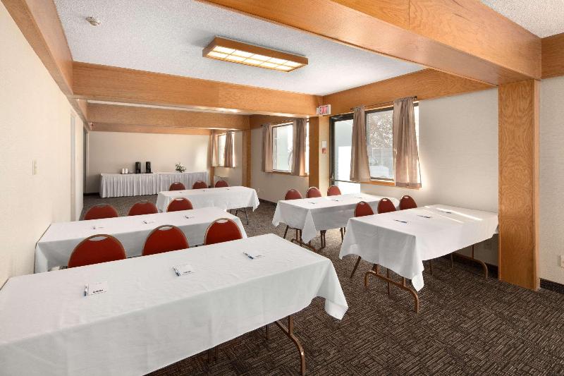 فندق Travelodge By Wyndham Thunder Bay On