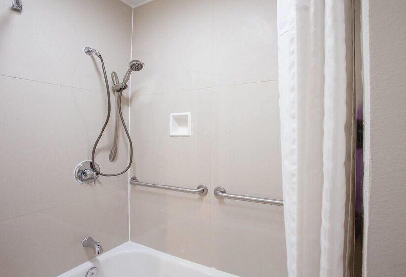 בית מלון כפרי Travelodge Inn & Suites By Wyndham Anaheim On Disneyland Dr