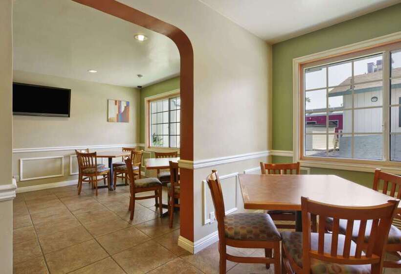 酒店 Travelodge Inn & Suites By Wyndham Anaheim On Disneyland Dr