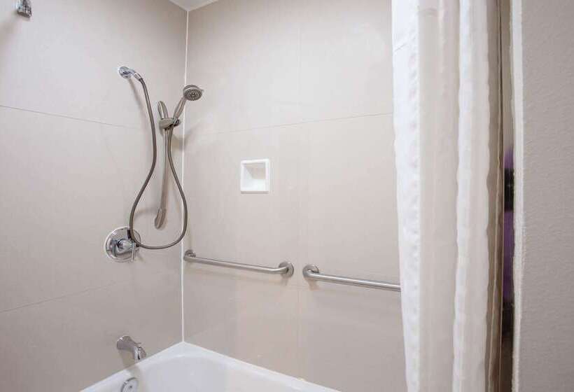 בית מלון כפרי Travelodge Inn & Suites By Wyndham Anaheim On Disneyland Dr