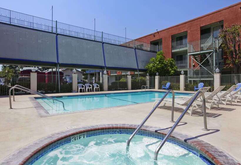 酒店 Travelodge Inn & Suites By Wyndham Anaheim On Disneyland Dr