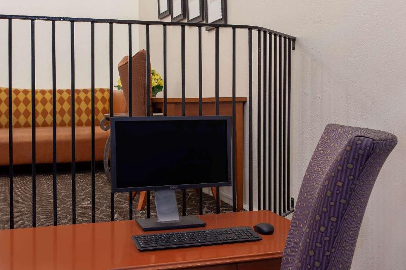 בית מלון כפרי Travelodge Inn & Suites By Wyndham Anaheim On Disneyland Dr