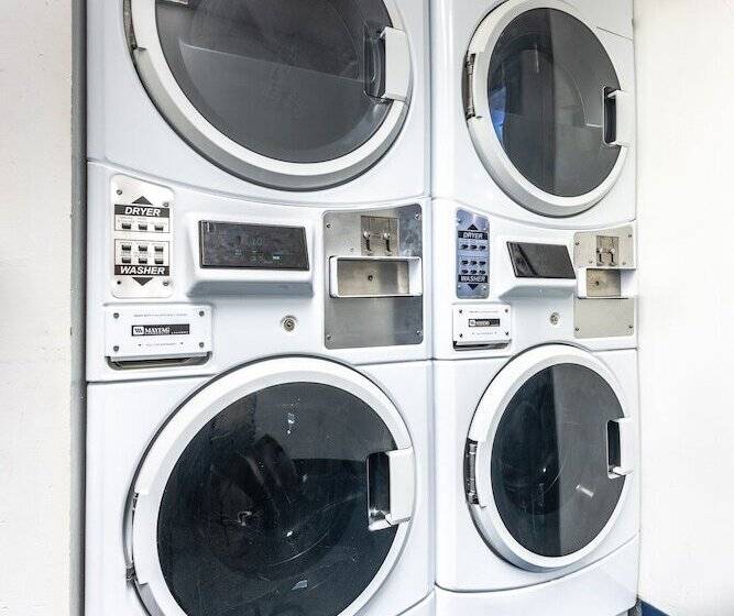 Sternwheeler Hotel And Conference Centre