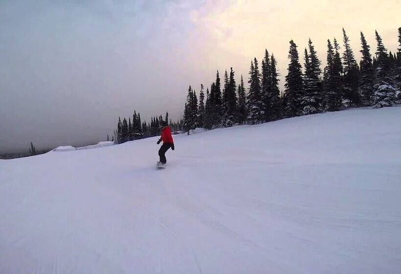 Sternwheeler Hotel And Conference Centre