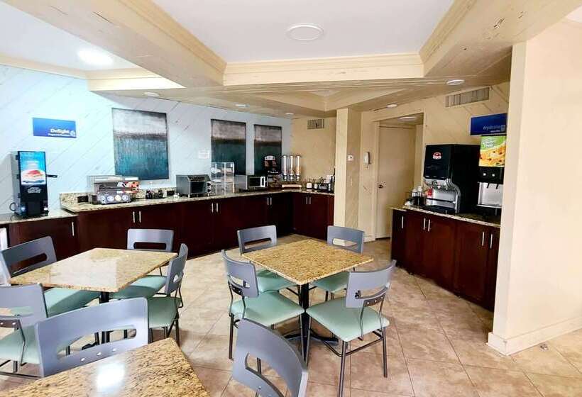 فندق Ocean Reef Suites