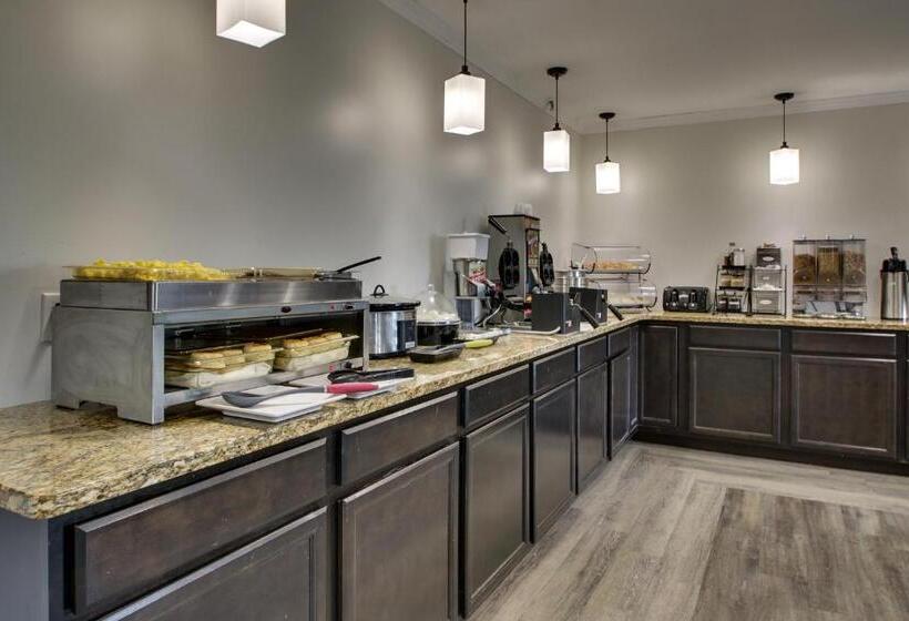 בית מלון כפרי Wingfield Inn & Suites