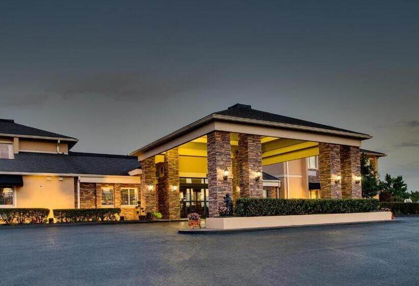 בית מלון כפרי Wingfield Inn & Suites