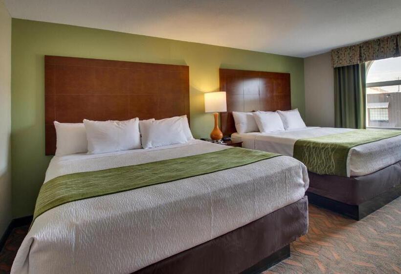 בית מלון כפרי Wingfield Inn & Suites