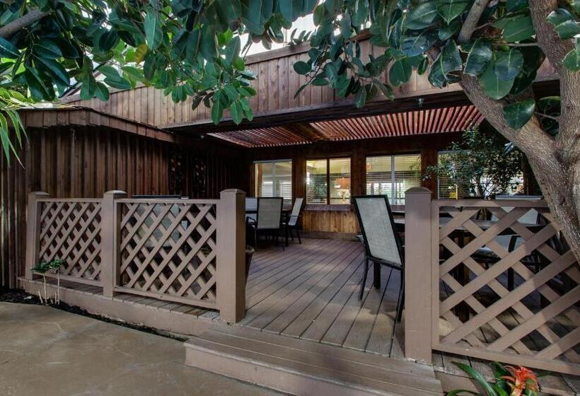 בית מלון כפרי Wingfield Inn & Suites