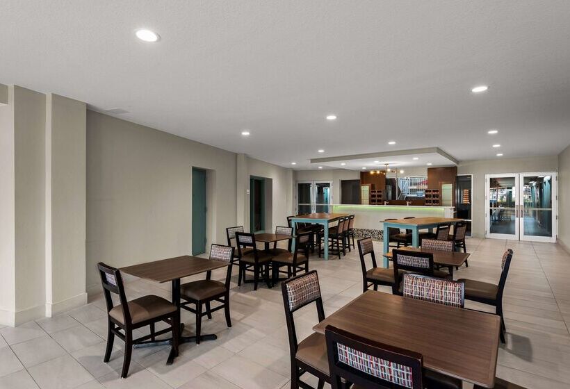 酒店 Wyndham Garden Ankeny