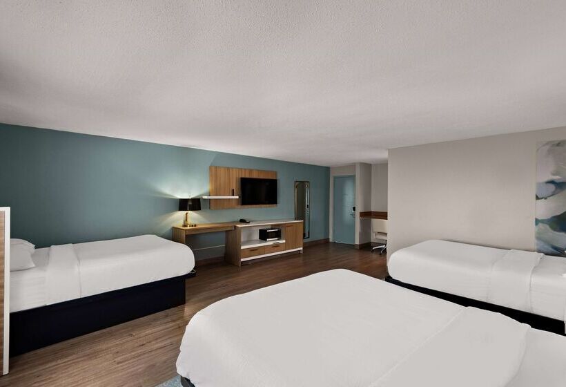 Отель Wyndham Garden Ankeny