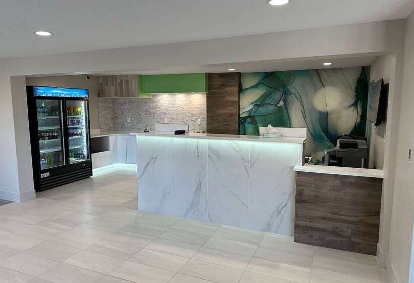 酒店 Wyndham Garden Ankeny