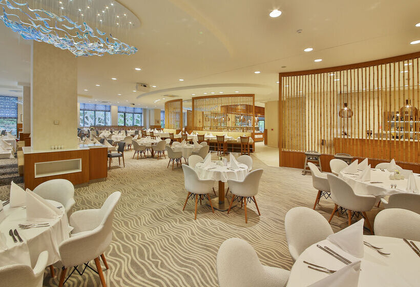 Maritim Paradise Blue Hotel & Spa