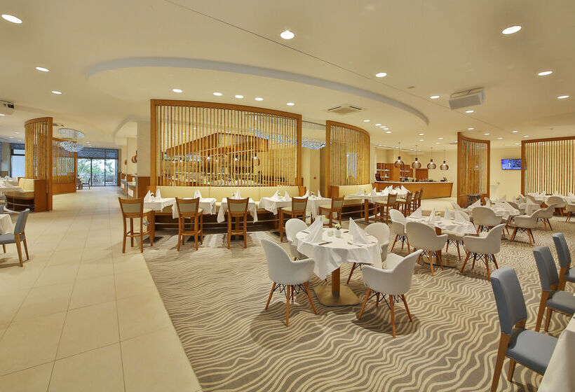 Maritim Paradise Blue Hotel & Spa
