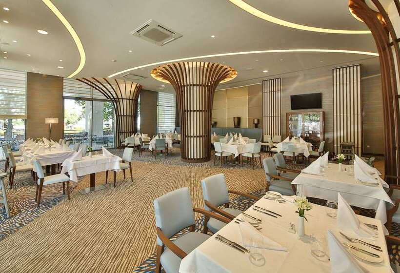 Maritim Paradise Blue Hotel & Spa