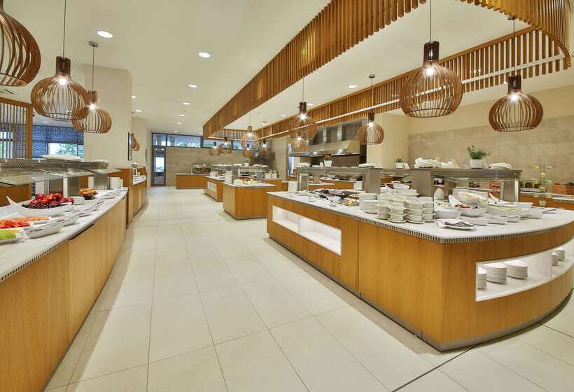 Maritim Paradise Blue Hotel & Spa