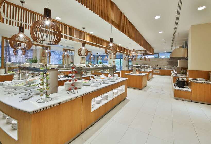 Maritim Paradise Blue Hotel & Spa