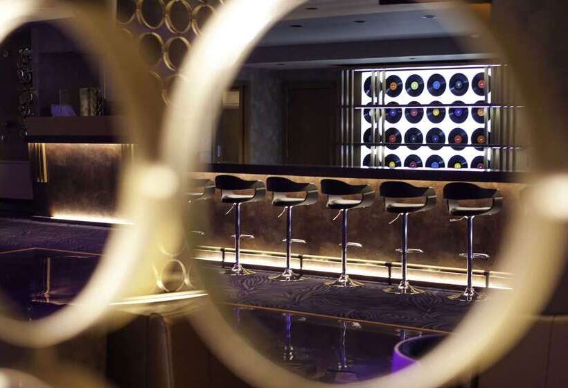 Maritim Paradise Blue Hotel & Spa