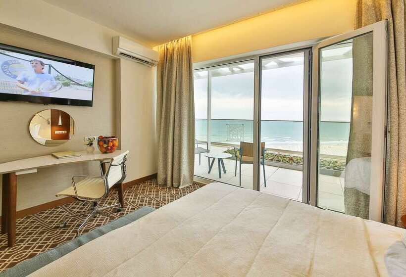 Maritim Paradise Blue Hotel & Spa