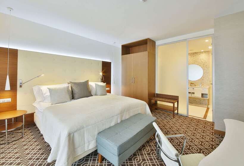 Maritim Paradise Blue Hotel & Spa